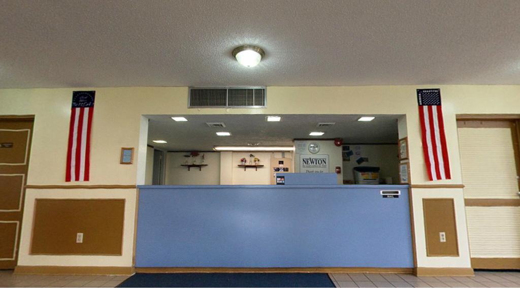 Americas Best Value Inn Ньютон Экстерьер фото