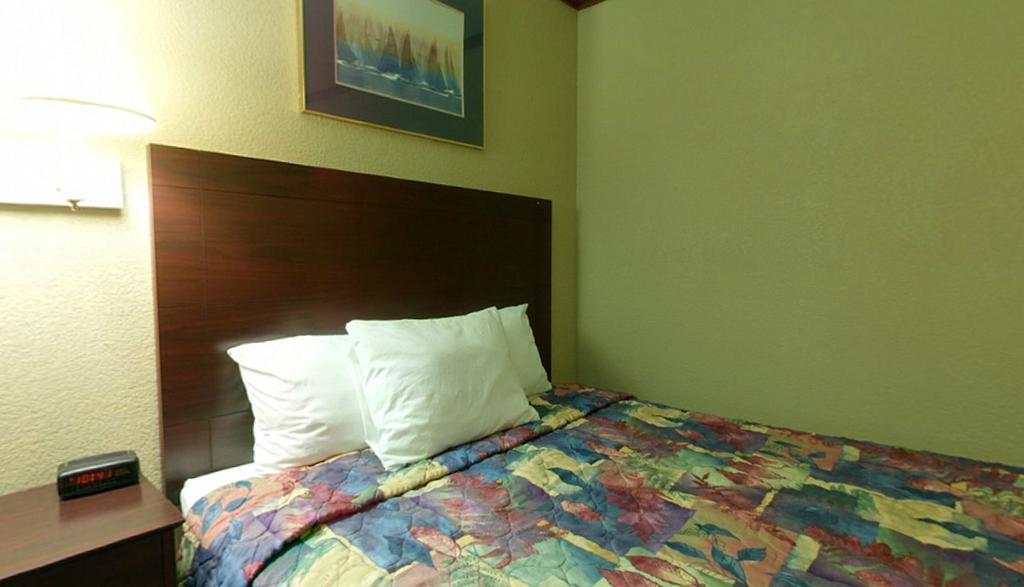Americas Best Value Inn Ньютон Номер фото