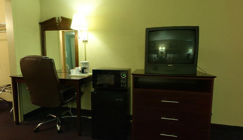 Americas Best Value Inn Ньютон Номер фото