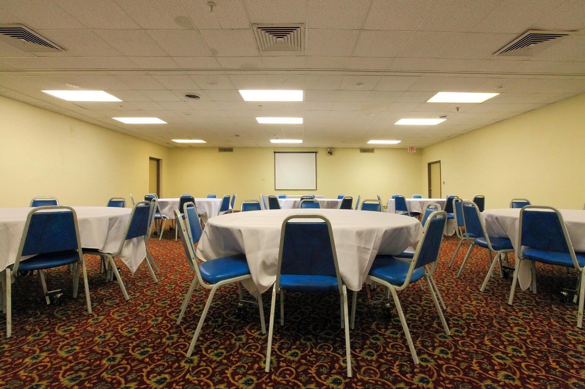 Americas Best Value Inn Ньютон Удобства фото